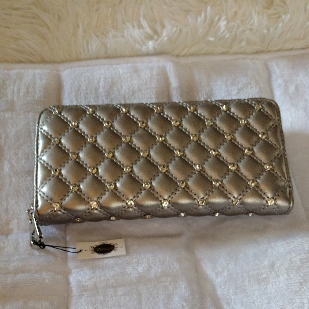 Elegant Silver Quilted Women's Wallet
